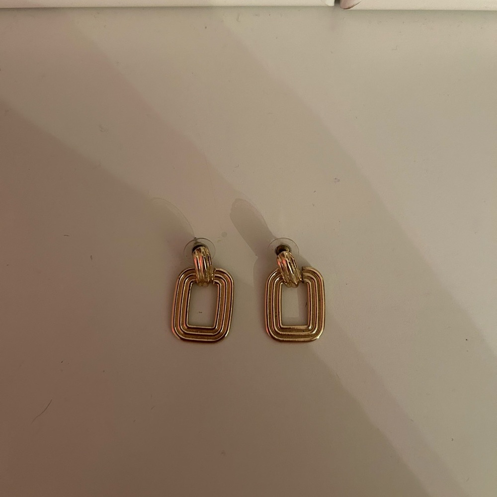 Elegant Gold Drop Earrings